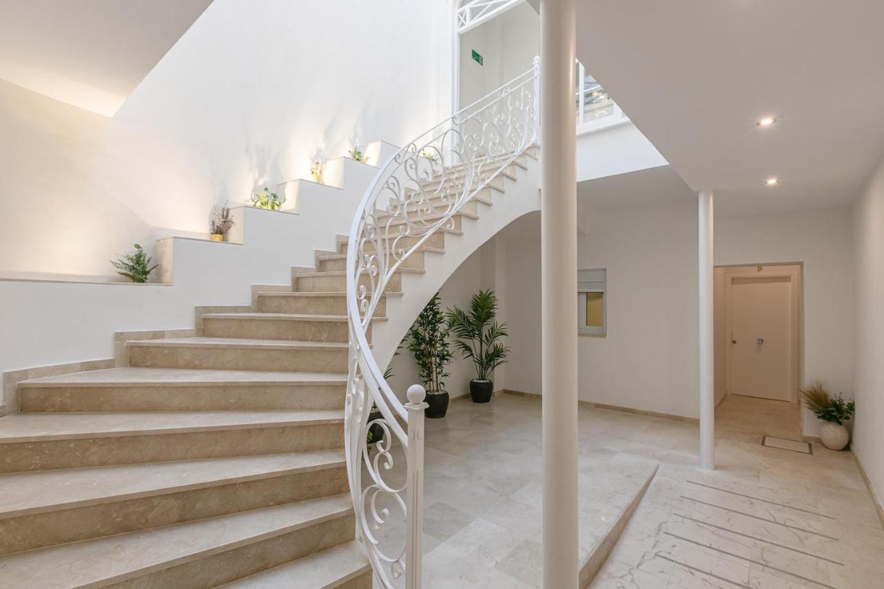 סביליה La Joya De Santa Cruz Calle Virgenes 21 מראה חיצוני תמונה